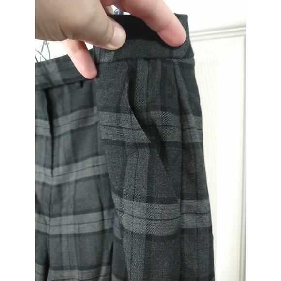 Lane Bryant Women 28S Grey Plaid Wide Leg Pockets Flat Front Dress Pant - Picture 5 of 11